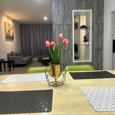 Roxy Apartment Kuching Eksteriør billede