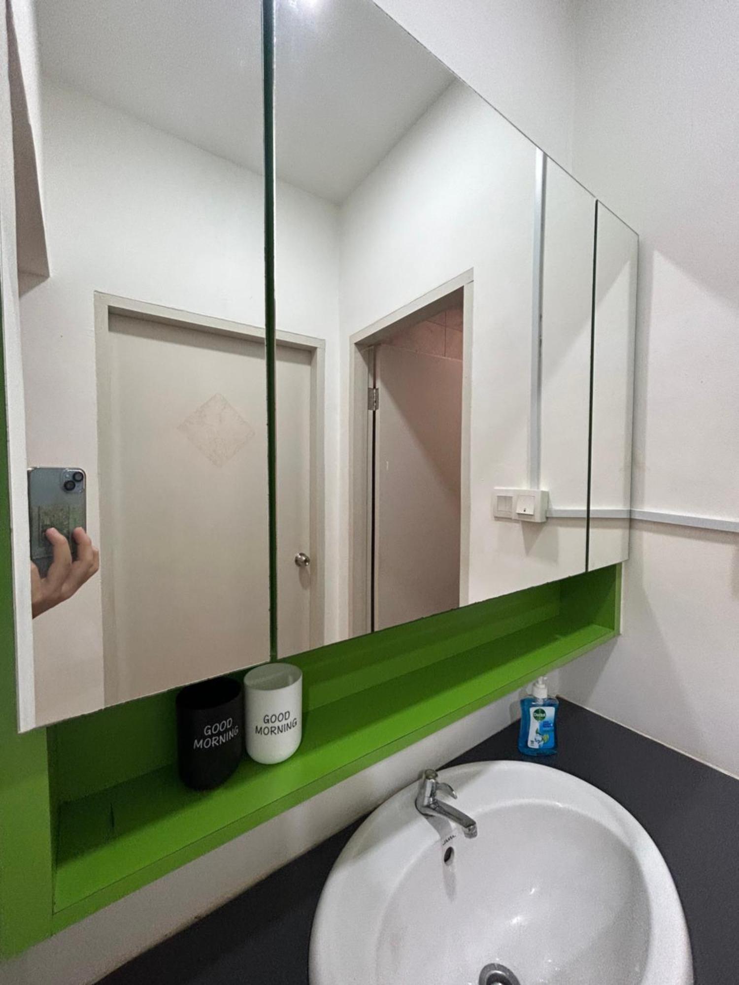 Roxy Apartment Kuching Værelse billede